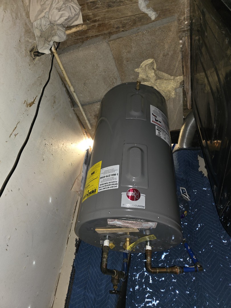 plumber needed 
Water heaters, tankless, water heaters, water treatment water gabage disposal stopped up drains 
