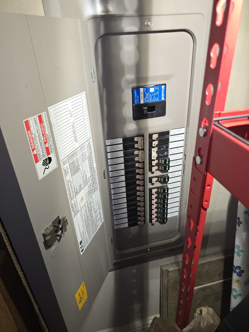 eletricion needed 
breakers breaker panels fuses fuse panels genirators genirack plugs and switches we do it a give us a call