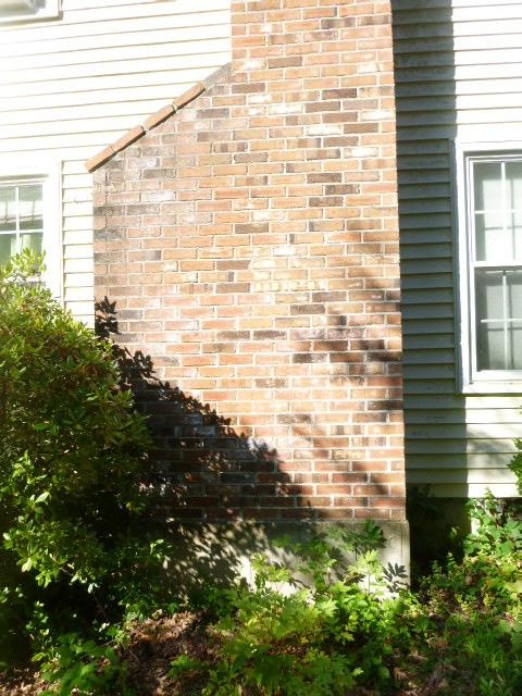 In Coventry, CT, we completed top-of-chimney repairs including flue tile replacement, crown reconstruction, and flashing sealing. The shoulder shelf was rebuilt with bluestone to prevent water intrusion.