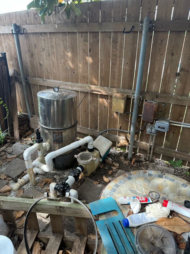 Here in Wylie to replace this older D.E. filter with a new cartridge filter and some other minor pool repairs!