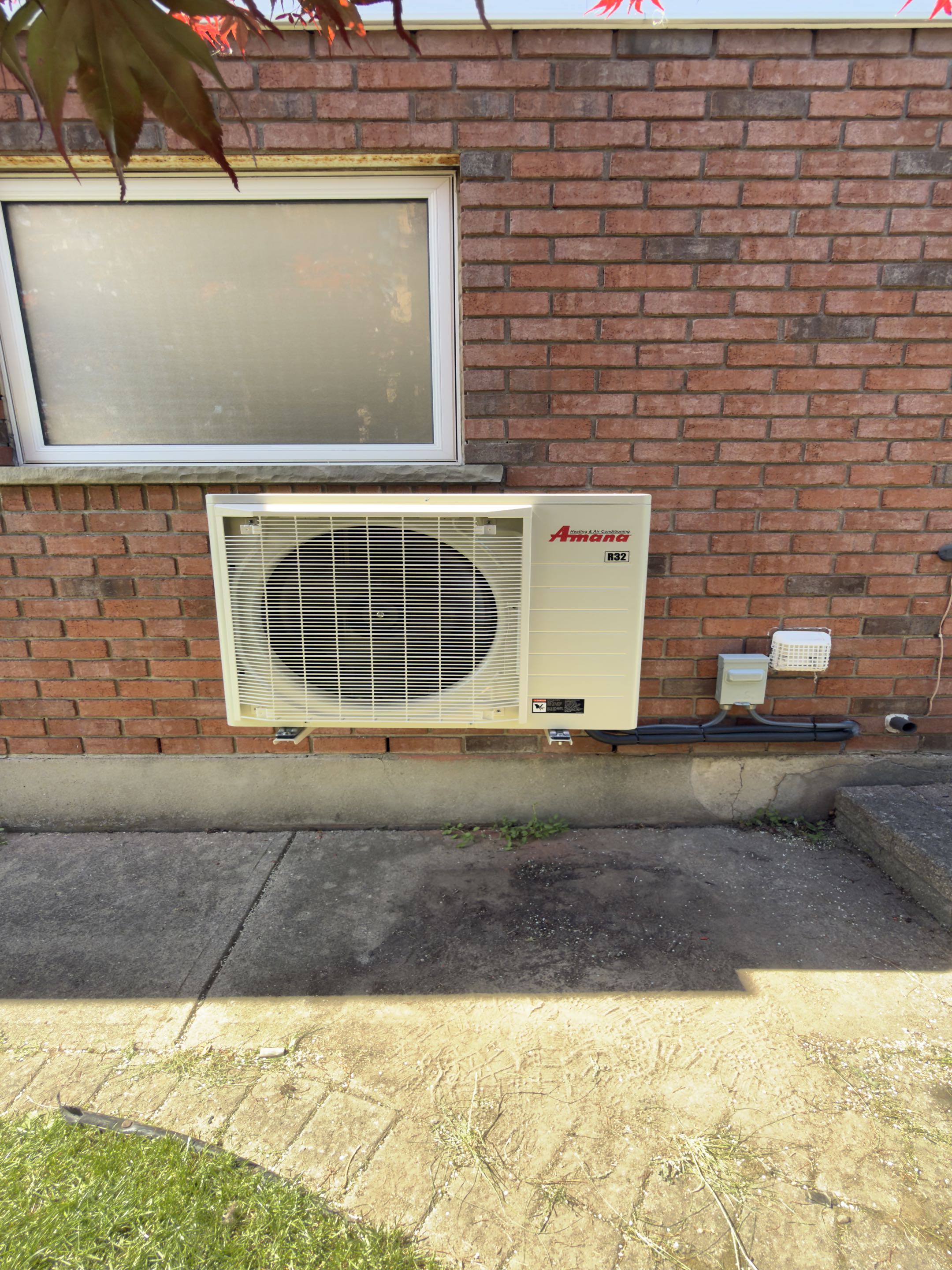 Completing an Amana Heat pump and furnace installation for a family in the Idlewood area of Kitchener