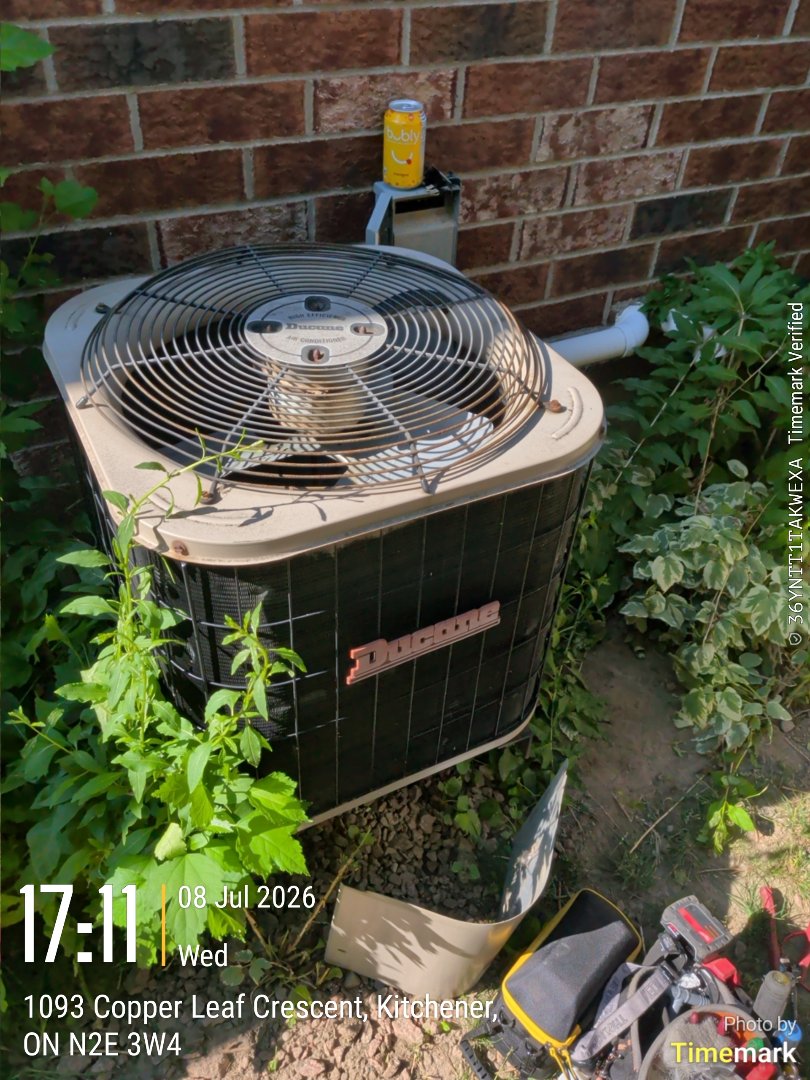 no cooling call r22 unit with a leak

Tech:Phil
