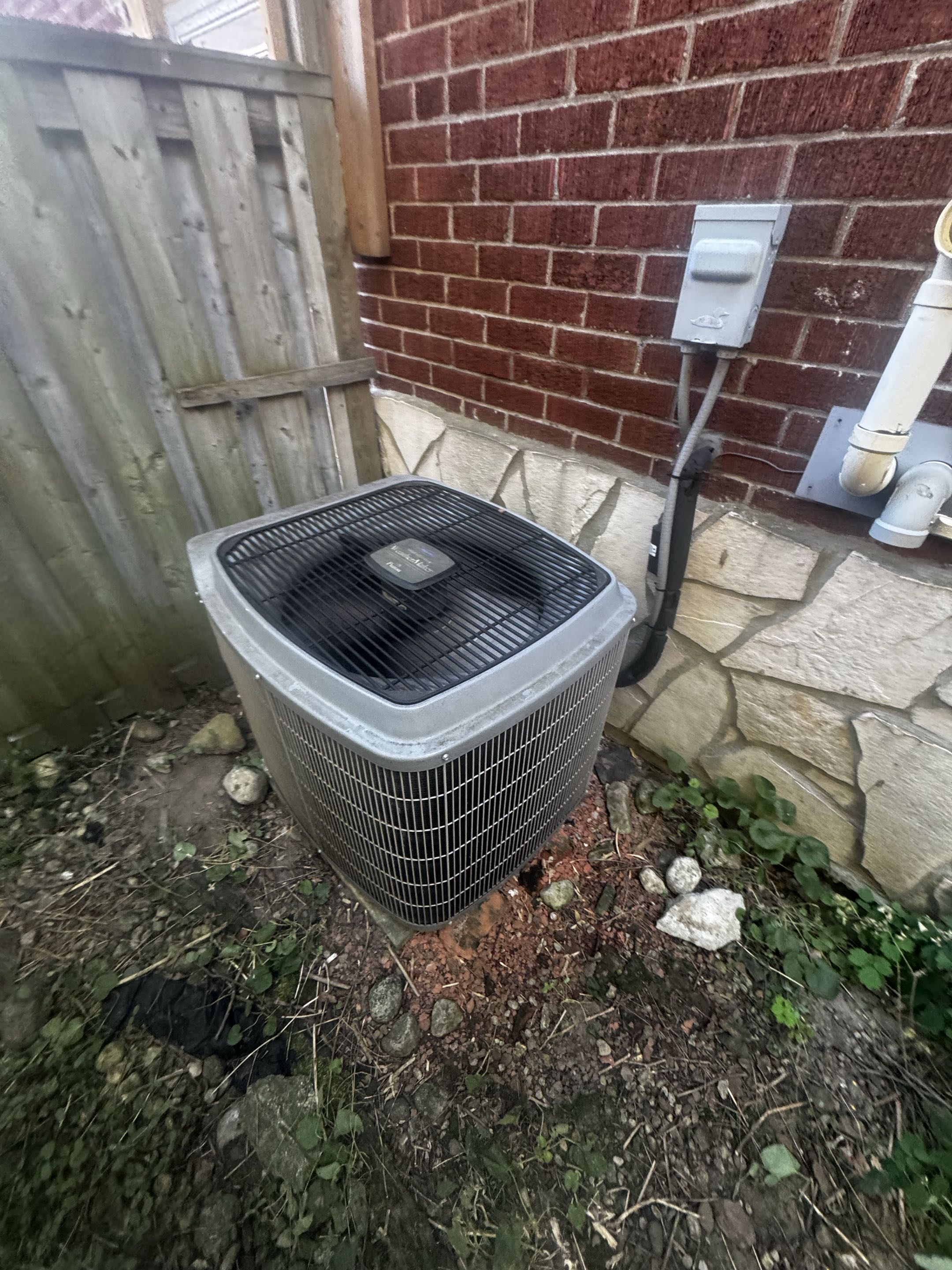 Completing an Ac service for a customer in Breslau