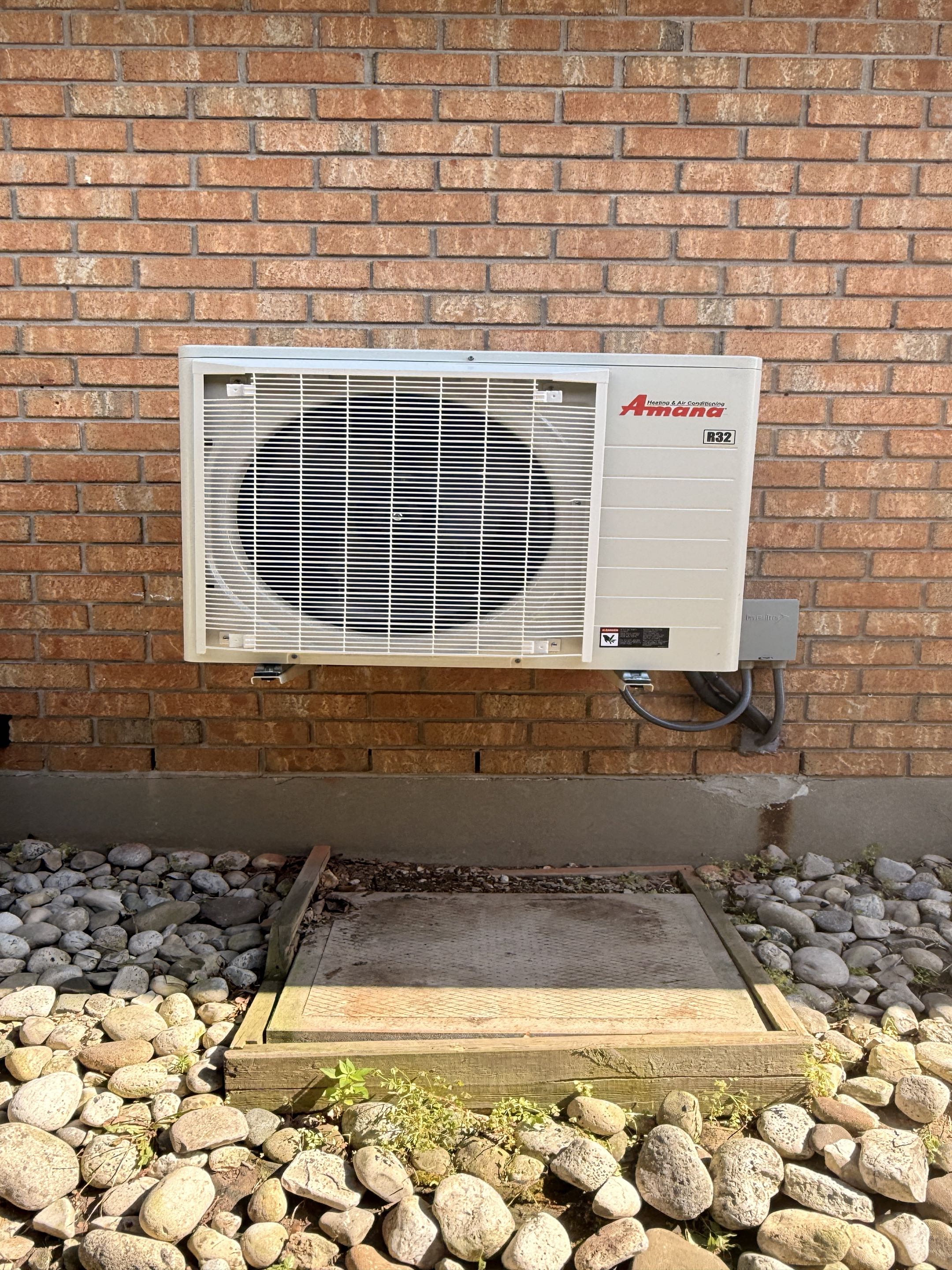Completed an installation of a New Amana Heat pump for a family in Waterloo
