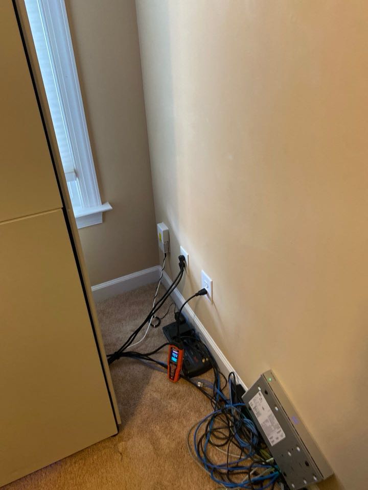Installed receptacle for servers