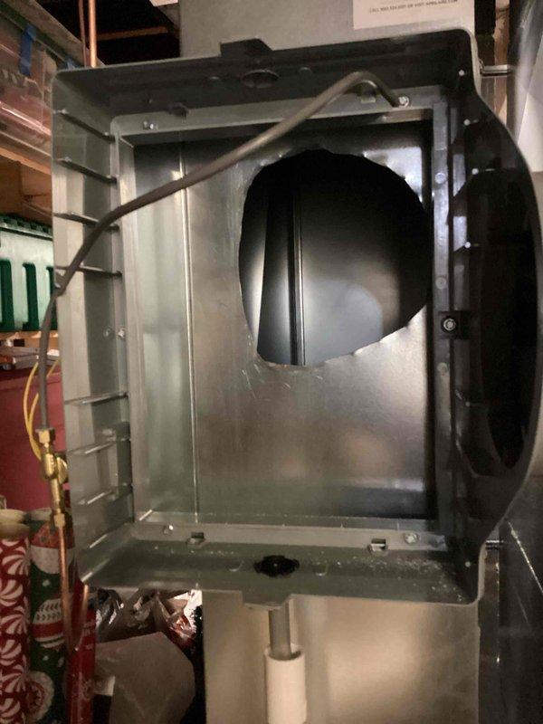 Performed annual maintenance tune-up on EnergiAir WT 04-2035 furnace with attached humidifier. Inspected interior components including access panels, dampers, and wiring connections. System is functioning properly with no issues identified; unit is in good working condition for continued operation.