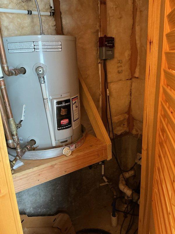 Inspected electrical panel and water heater in response to sump pump issue. Verified power supply to sump pump circuit and checked connections. Resolved toilet flushing problems by adjusting water flow and activating bathhouse water service as requested.
