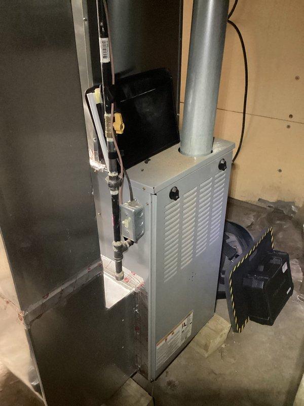 Completed annual heating tune-up on unidentified furnace (approximately 3 years old) with no humidifier present. System was inspected and serviced according to maintenance protocol with all components functioning properly. Customer was advised of proper system maintenance requirements.