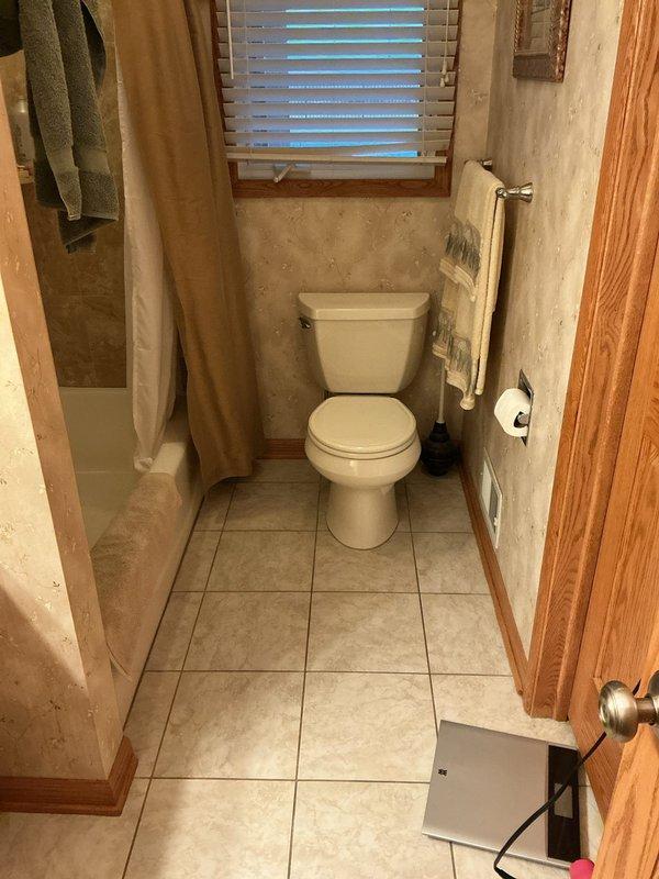 Responded to service call for inoperative toilet flush handle. Diagnosed faulty flush valve kit and replaced with new component. Toilet is now functioning properly with restored flushing capability.