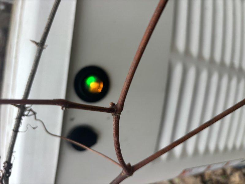 Diagnosed and replaced non-functional thermostat that was preventing heating and cooling operation. Verified proper connection to Carrier condensing unit and confirmed system operation in both modes after installation of new thermostat.