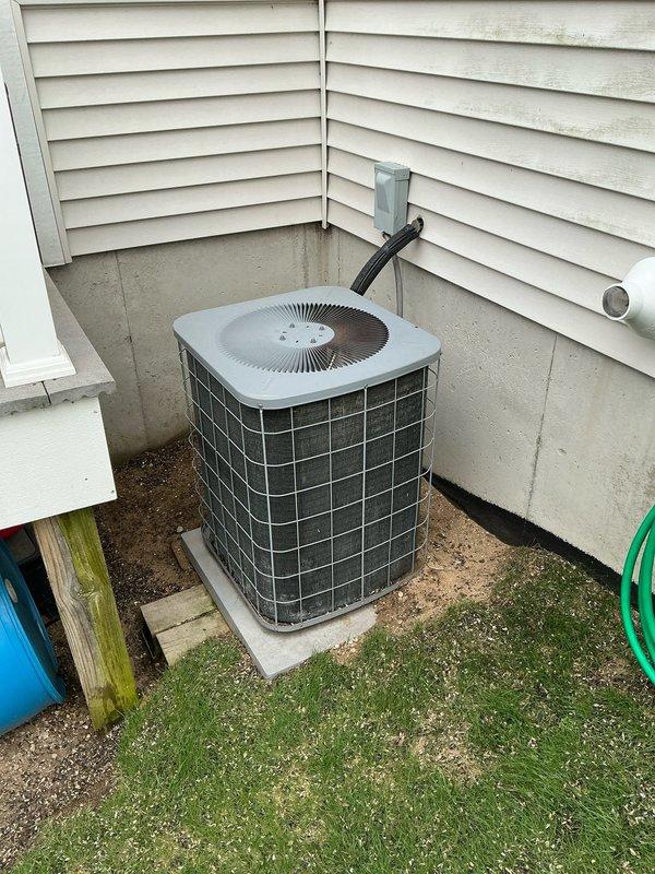 Completed sales estimate for replacement of 15-year-old residential air conditioning system. Evaluated existing outdoor condenser unit installed on concrete pad in side yard area and inspected indoor air handler/furnace unit located in basement mechanical room. Documented current equipment condition, discussed replacement options with customer, and provided comprehensive estimate for new AC system installation.