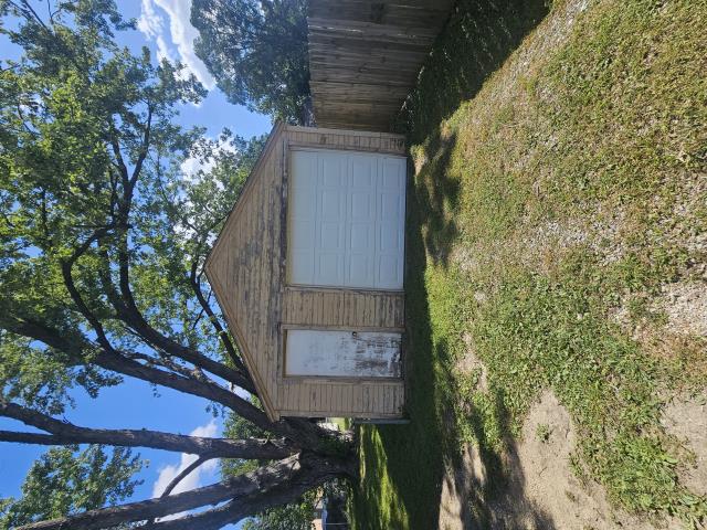 We installed new siding on the garage, enhancing its appearance. We also added a new entry door, improving access and aesthetics. The results were truly remarkable.