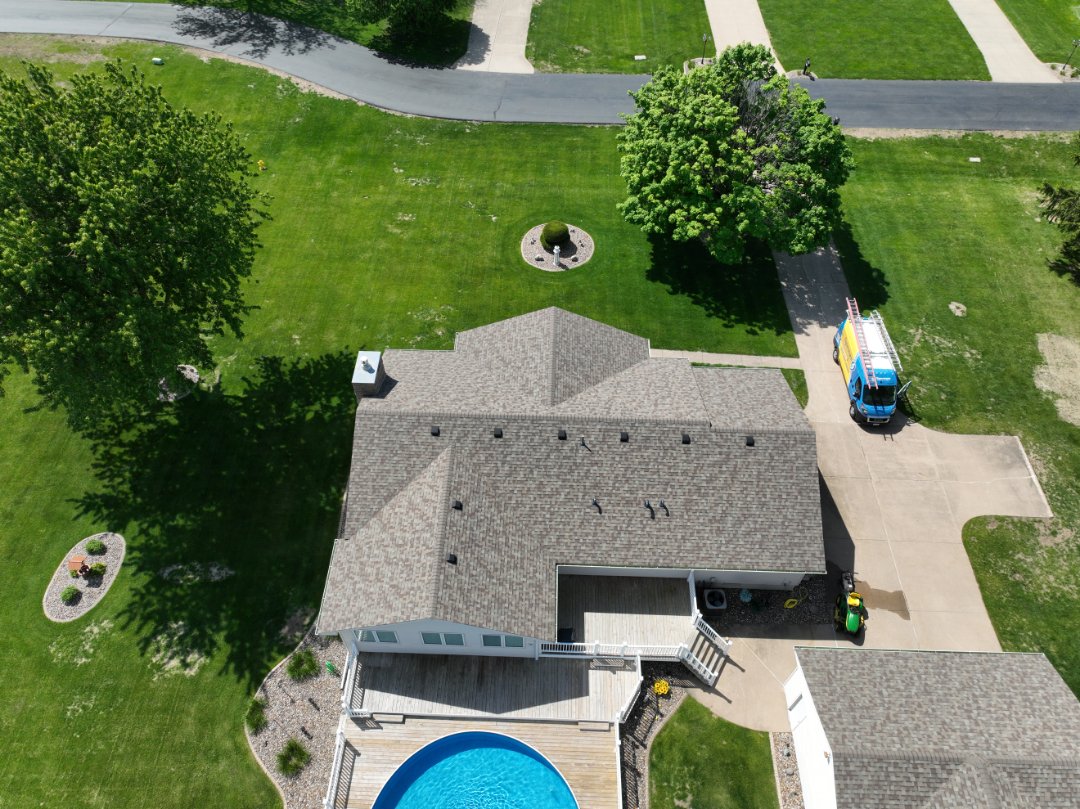 A customer recently requested a comprehensive six-year inspection of their home's roof. We conducted a thorough evaluation, examining every aspect of the roof, including all accessories and miscellaneous items. During the inspection, we identified a few loose nails on the fascia, which we promptly tacked and sealed. Additionally, we addressed a couple of shingles that needed replacement. Overall, the roof was in excellent condition. One of the benefits of hiring a contractor is the assurance of warranty work being handled efficiently. This inspection highlight