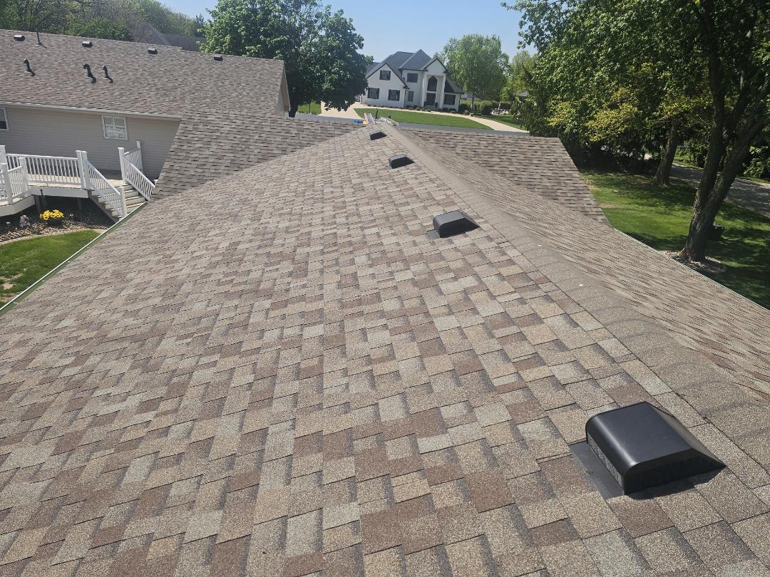 A customer recently requested a comprehensive six-year inspection of their home's roof. We conducted a thorough evaluation, examining every aspect of the roof, including all accessories and miscellaneous items. During the inspection, we identified a few loose nails on the fascia, which we promptly tacked and sealed. Additionally, we addressed a couple of shingles that needed replacement. Overall, the roof was in excellent condition. One of the benefits of hiring a contractor is the assurance of warranty work being handled efficiently. This inspection highlight