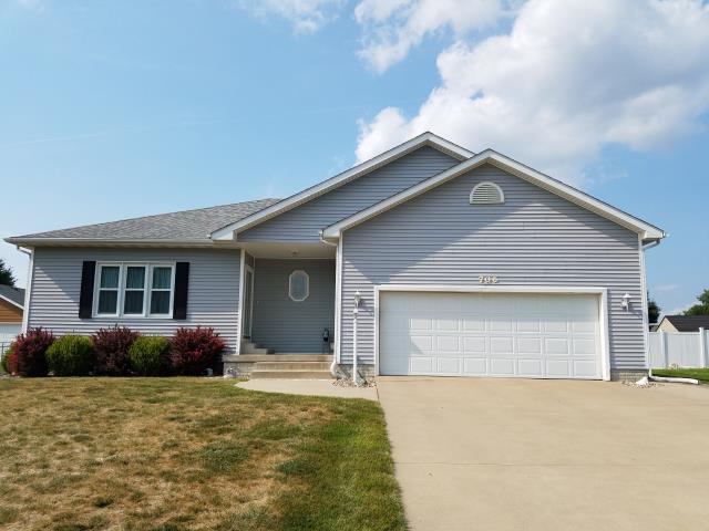 We completely replaced the old roofing on this Des Moines, IA home with high-quality materials, ensuring lasting durability and protection. The job was completed efficiently, leaving the home well-protected from the elements.