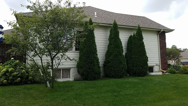 We completed a comprehensive roofing overhaul on this home in Des Moines, IA, replacing the entire roof and installing new gutters to ensure optimal water drainage and long-lasting protection.