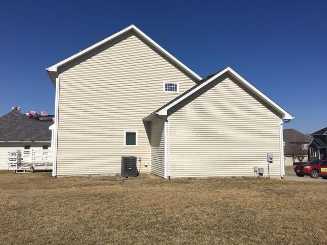 On this home in Johnston, IA, we completed a full roof and gutter replacement, installing high-quality materials to provide lasting protection, improved drainage, and a clean, refreshed look for the home.