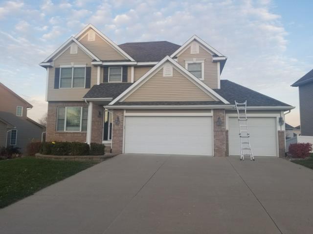 On this home in Johnston, IA, we completed a full roof replacement, removing the existing materials and installing high-quality shingles for lasting durability and protection. The new roof provides a clean, polished finish while enhancing the home’s overall curb appeal.