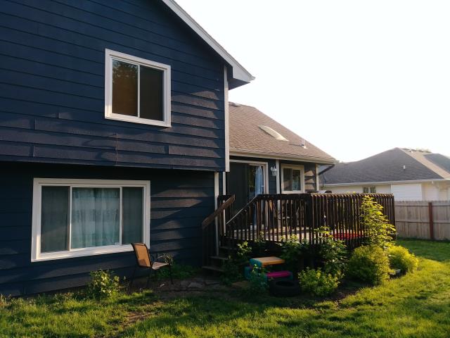 We completed a full roof replacement on this Ankeny, IA home, removing the old roofing and installing high-quality new materials for lasting durability and protection.