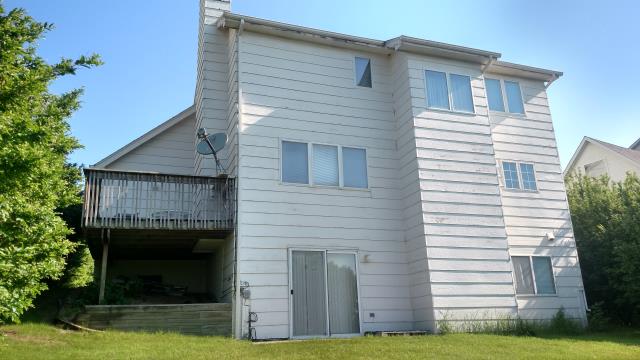 We completed a full roof replacement and installed new gutters on this West Des Moines, IA home, improving water drainage while enhancing its durability and curb appeal.