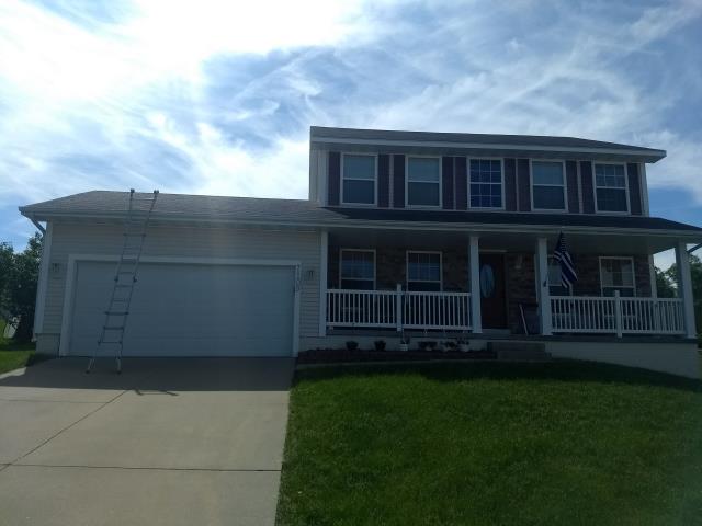 Our team upgraded this Des Moines, IA home with a complete roof replacement, installing new, quality shingles to provide a fresh appearance and dependable protection for years to come.