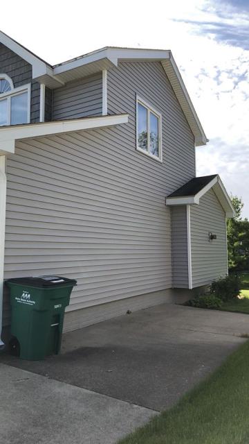 We completed a full roof replacement on this home in West Des Moines, IA, removing the existing roofing and installing new, high-quality materials to enhance durability and curb appeal. Our team ensured a professional finish and left the property clean upon completion.
