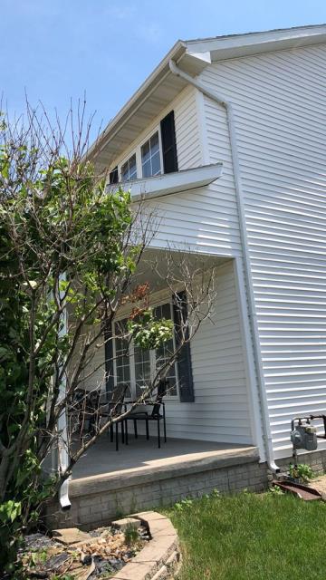 We replaced the existing roof on this Urbandale, IA home, installing quality shingles and roofing materials to provide lasting durability and reliable protection against the elements. 