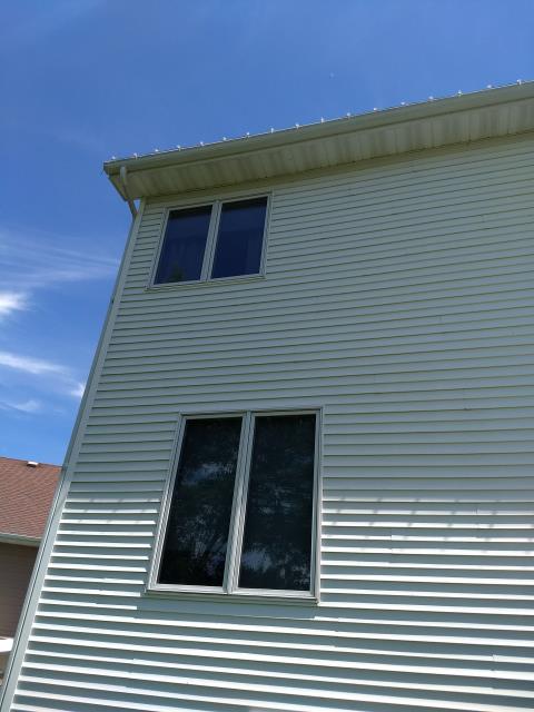 We installed a brand-new roof on this Des Moines home, replacing the existing shingles with quality materials built to withstand the elements and provide dependable protection for years to come.
