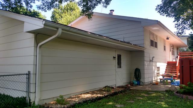 Our team installed a new roof on this Des Moines, IA home, replacing the existing materials with quality shingles to provide dependable weather protection and long-lasting performance.