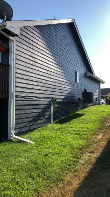Our team completed a full roof replacement in Urbandale, IA, starting with an inspection of the existing roof and checking the decking before installation. We added new underlayment and shingles, carefully securing the roofing and flashing for dependable weather protection. Proper ventilation and drainage were also addressed to help ensure the roof performs well for years to come.