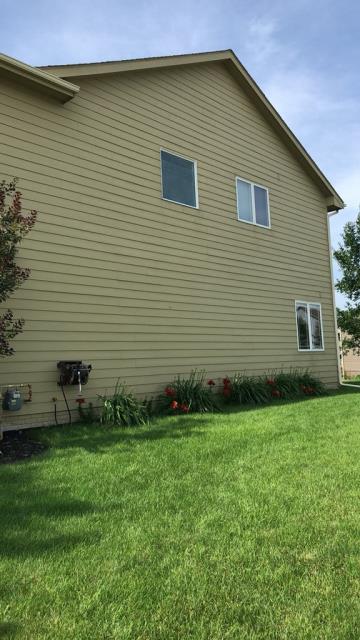 Our team completed a comprehensive roof replacement in Urbandale, removing the old roofing materials and inspecting the underlying structure before installing new underlayment and high-quality shingles. We carefully secured and sealed all edges to help prevent leaks and ensure lasting durability. The finished roof gives the home a refreshed appearance and dependable protection against the elements.