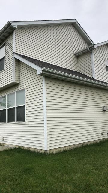 Our team completed a full roof replacement in Urbandale, IA, removing the old roofing materials and installing new, high-quality shingles. We focused on proper installation and checked for potential issues to ensure a durable, weather-resistant finish. The completed project gives the home a refreshed appearance and long-lasting protection.