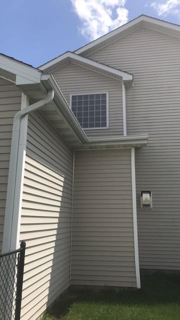 Our team completed a full roof replacement in Urbandale, IA, removing the old roofing materials and underlayment before installing new, high-quality shingles. We ensured the decking was in good condition and properly installed flashing around chimneys and vents to help prevent leaks. The finished roof enhances the home's curb appeal and provides lasting weather protection.