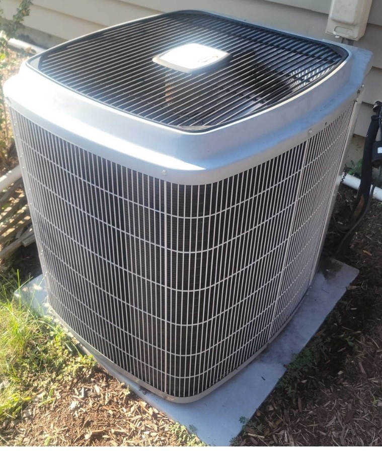 Schaumburg, IL - Replacing the air conditionings failed capacitor. Topping of the unit with 410A to bring the system back up to factory requirements. Making recommendations on how to improve comfort in the home. Schaumburg, IL - Replacing the air conditionings failed capacitor. Topping of the unit with 410A to bring the system back up to factory requirements. Making recommendations on how to improve comfort in the home.
