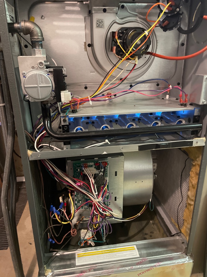 Des Plaines, IL - Courtesy inspection of furnace.  Des Plaines, IL - Courtesy inspection of furnace.