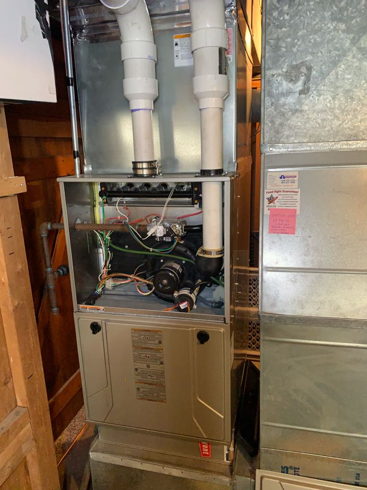 Glen Ellyn, IL - Bryant furnace tune up with humidifier maintenance  Glen Ellyn, IL - Bryant furnace tune up with humidifier maintenance