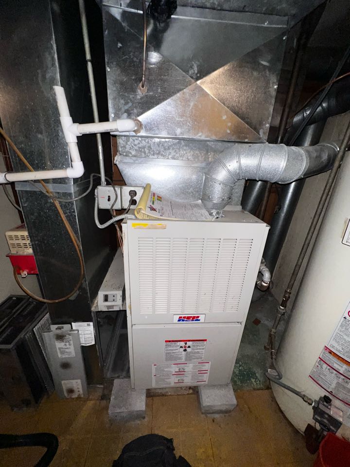 Park Ridge, IL - Performing annual furnace check on Heil unit. Washing electronic filters. Taking heat rise. Park Ridge, IL - Performing annual furnace check on Heil unit. Washing electronic filters. Taking heat rise.