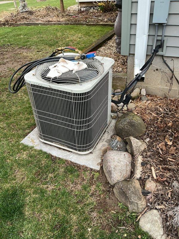 Completed scheduled Air Care Cooling maintenance on residential Bryant air conditioning system. Performed comprehensive inspection of outdoor condensing unit, checked refrigerant lines, verified electrical connections, and confirmed proper system operation. Unit found in good working condition with no issues identified during routine maintenance visit.