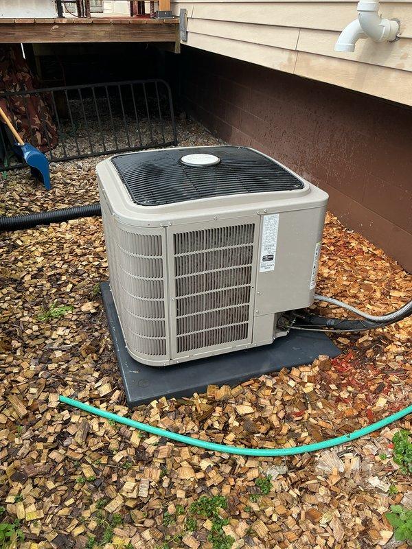 Completed annual HVAC maintenance on residential air conditioning condenser unit. Performed comprehensive inspection of outdoor unit including examination of condenser coils, fan assembly, electrical connections, and refrigerant lines. Unit found to be in proper working condition with all components functioning as designed.