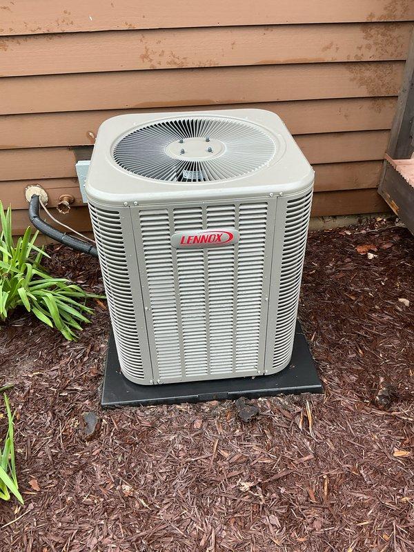 Completed ACM4 maintenance on Lennox outdoor condensing unit. Brought and replaced air filter and evaporator pad as specified. Unit operating properly with no visible damage or debris accumulation noted on exterior surfaces. Refrigerant lines secure and insulation intact.