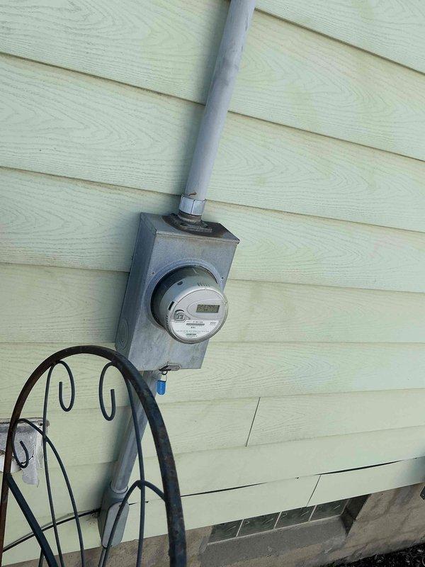 Responded to no-heat call on a 20-year-old forced air furnace system that was not turning on. After assessment, provided comprehensive estimate for full HVAC system replacement including new furnace and air conditioning equipment per promotional offer. Documented existing basement installation with metallic ductwork and exterior electrical service configuration for replacement planning.