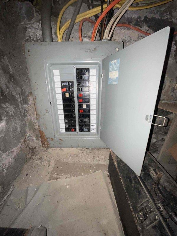 Completed on-site evaluation for air conditioner replacement estimate on a twenty-year-old existing system. Assessed current equipment condition, electrical panel capacity, and installation requirements for new AC unit to provide comprehensive replacement quote with available installation timeline.