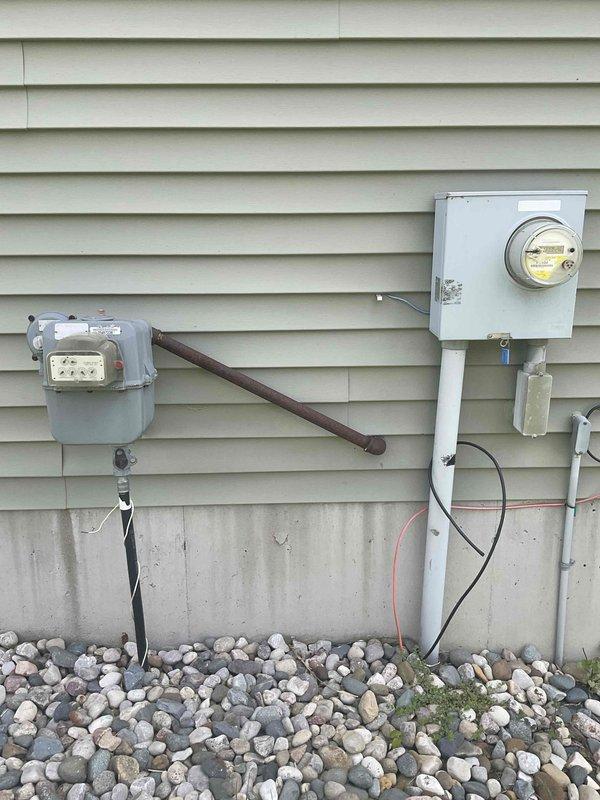 Provided comprehensive estimate for replacement of 2009 furnace and air conditioning system currently located in basement. Assessed existing outdoor condenser unit and indoor equipment, documented current operational status, and presented options for upgraded HVAC system to improve efficiency and reliability.