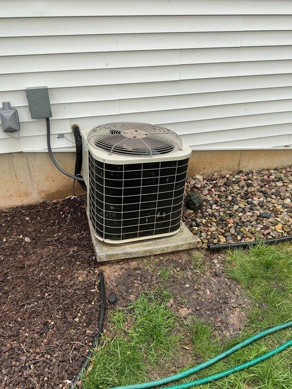 Performed comprehensive preventive maintenance tune-up on residential outdoor air conditioning condenser unit. Completed standard system inspection, cleaning, and performance verification procedures to ensure optimal operation for the cooling season. Unit operational and ready for service upon completion.