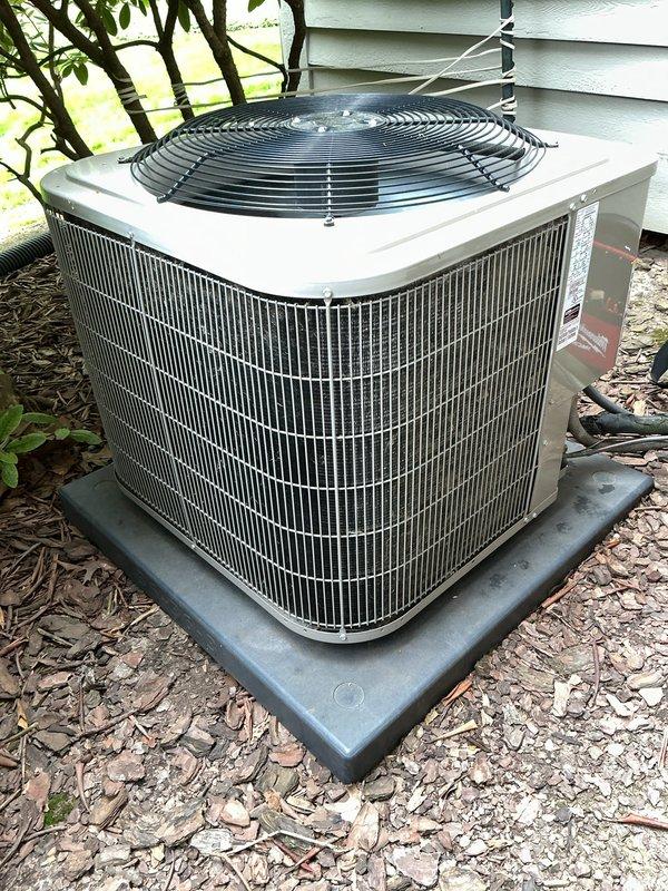 Completed annual cooling maintenance on residential outdoor condenser unit. Performed comprehensive system inspection, verified unit operation, checked refrigerant lines and electrical connections, and cleaned condenser coils. Unit found in good working condition with no issues identified.