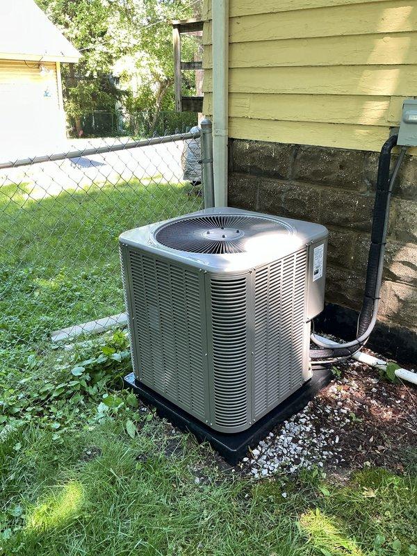 Completed routine Air Care Maintenance on residential air conditioning system. Performed comprehensive inspection of outdoor condenser unit, verified proper operation of fan motor and compressor, checked refrigerant lines for secure connections and adequate insulation, and confirmed unit was level on pad with adequate clearance for airflow. System operating within normal parameters.