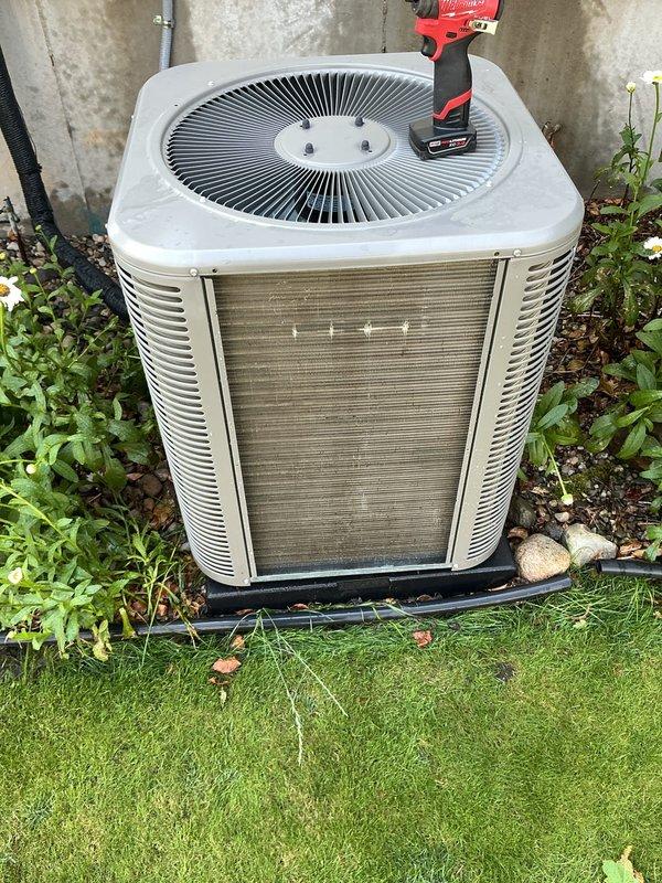 Completed comprehensive ComfortGuard Maintenance Package including full system inspection of outdoor condenser unit. Replaced air filter and evaporative cooler pad as requested, performed standard 5-year recurring maintenance protocol including cleaning of condenser coils, verification of refrigerant levels, electrical connection inspection, and operational testing of all components to ensure optimal system performance.