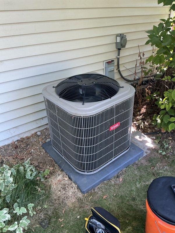 Performed routine air conditioning maintenance and tune-up on residential condenser unit. Inspected outdoor equipment, verified proper operation of compressor and condenser fan, checked refrigerant line connections, and ensured electrical disconnect box functionality. Unit found in operational condition with normal wear consistent with age and outdoor exposure.
