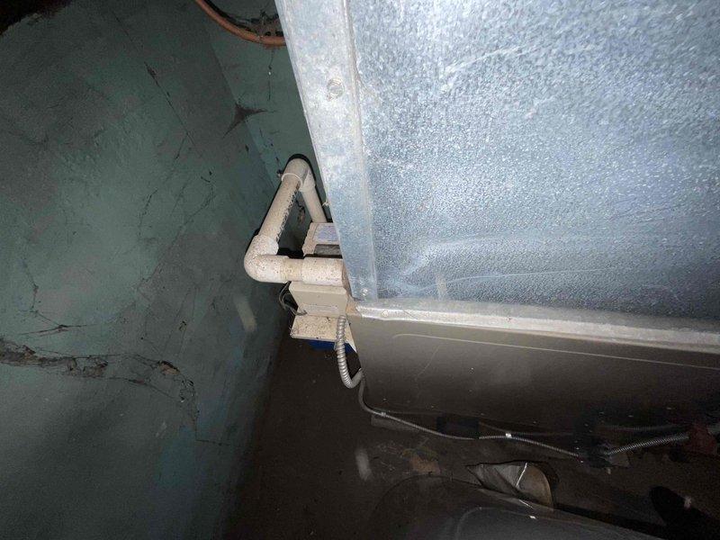 Provided estimate for replacement of non-operational natural gas furnace originally installed in 1992 and located in crawl space. Assessed existing HVAC system including outdoor condensing unit and interior ductwork configuration. Documented current equipment condition and site access requirements for future installation.