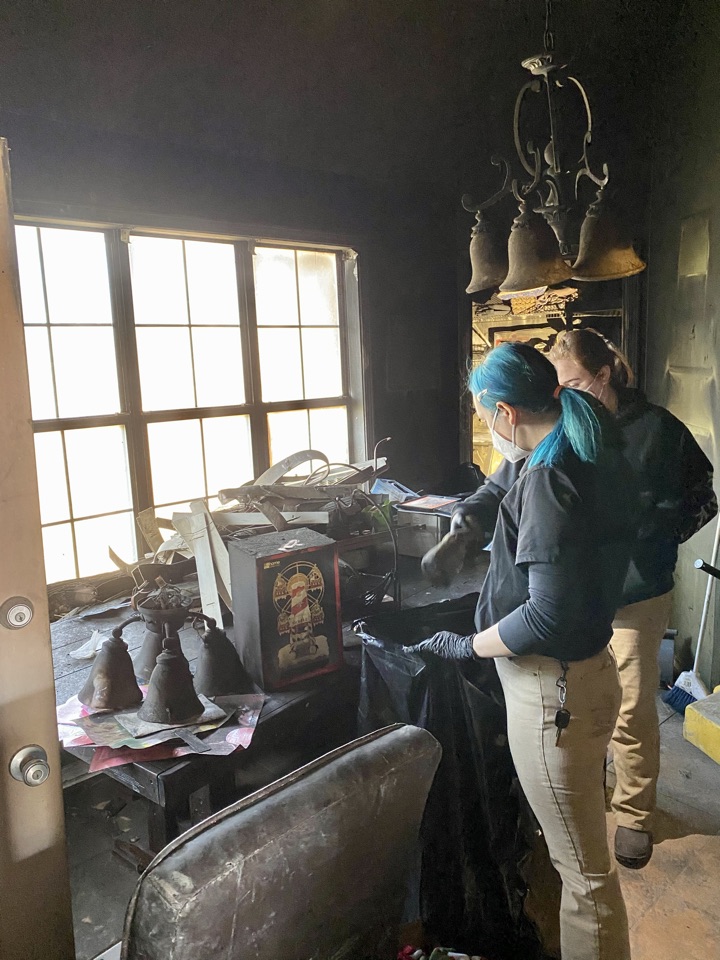 Protek’s content crew hard at work clearing out debris and unsalvageable items after a total loss house fire. These ladies make a great team!! Great job Courtney and Teresa! 